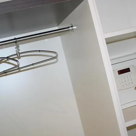 موتيل Le Merceny باستونيا