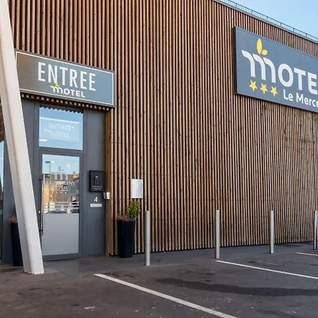 Le Merceny باستونيا