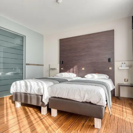 Le Merceny موتيل باستونيا