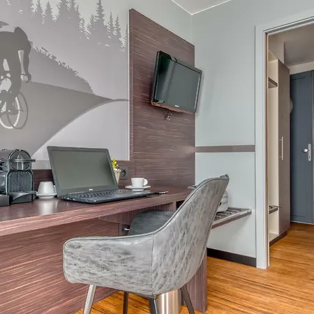 موتيل Le Merceny باستونيا